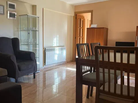 Piso en calle Valdecanillas, 61