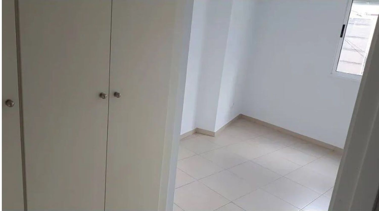 Piso en calle de Molina, 4