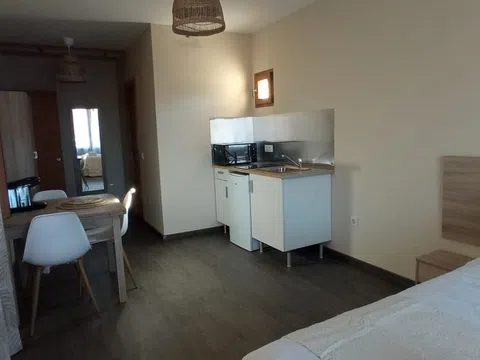 Estudio en calle de Santa Leonor, 28