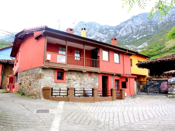 Casa rural en Lugar de Bermiego, 41 - Foto 1