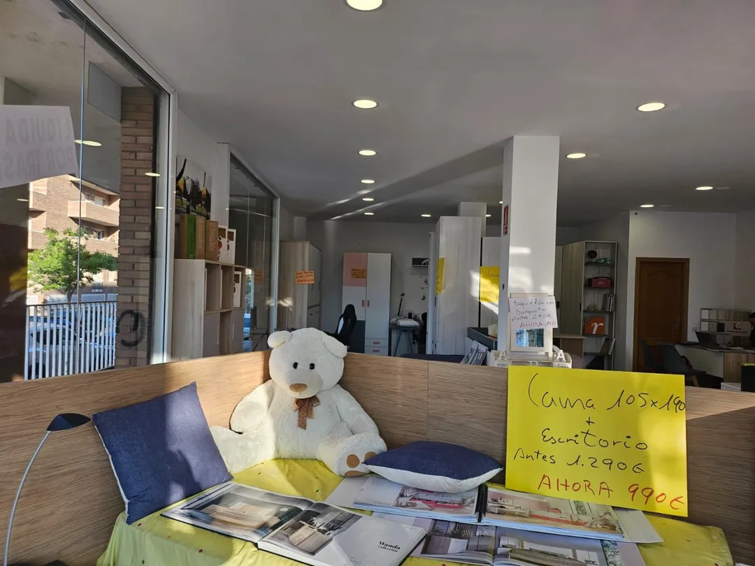 Local comercial en  Passeig del Camp del Roure 54 - Foto 4