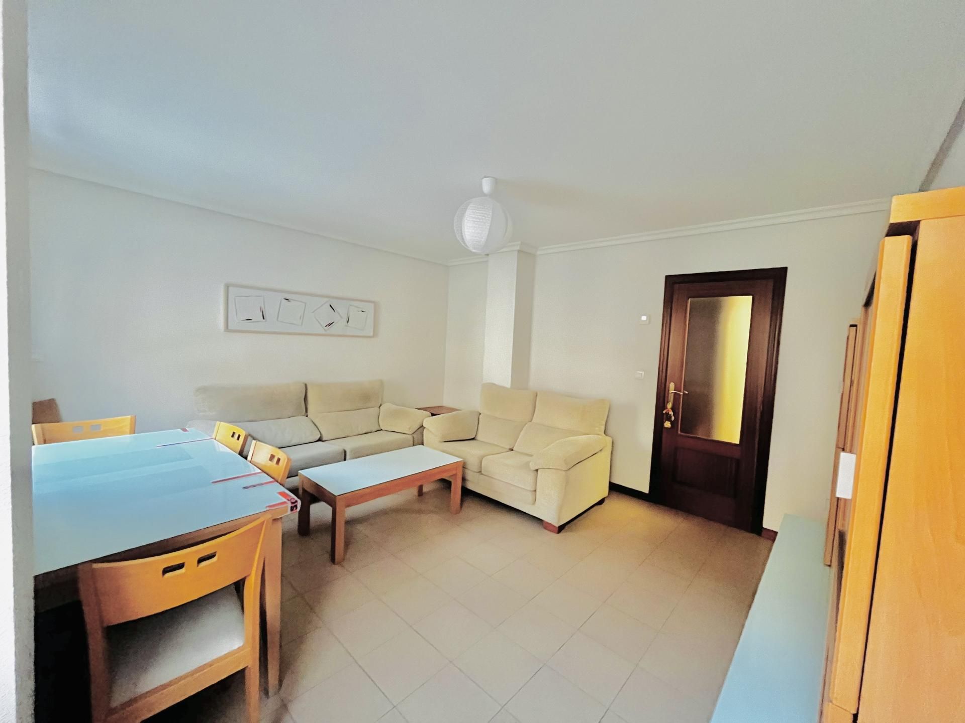 Piso en  Calle Riaño 13