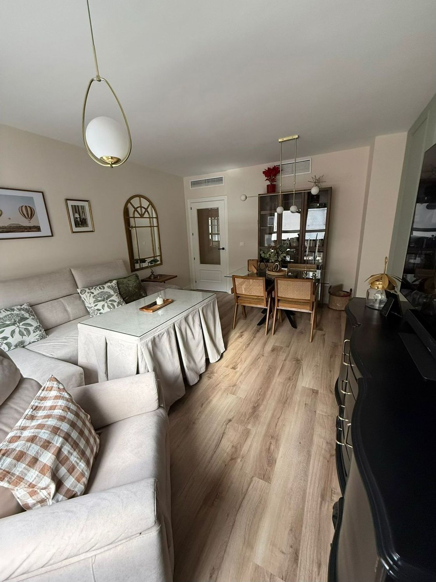 Piso en avenida de Medina Azahara, 31