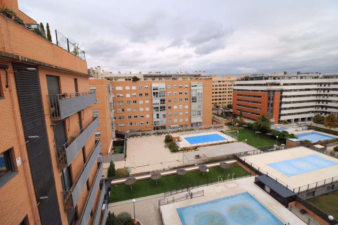 Piso en  Calle del Puerto de Somport 10 - Foto 16