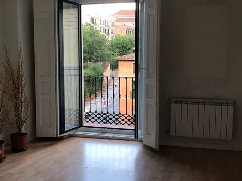 Piso en calle de la Villa, 5