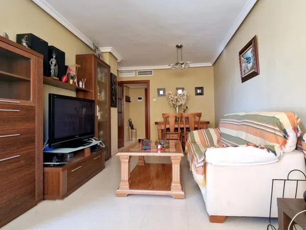 Piso en calle Poeta Aurora de Albornoz, 4