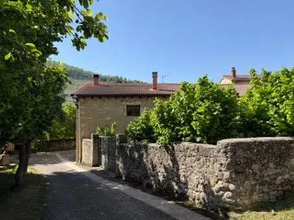Casa de pueblo en Alejandro Rodríguez de Valcárcel s/n - Foto 1