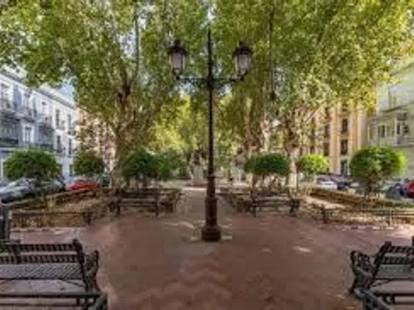 Piso en calle Descalzos, 6 - Foto 3