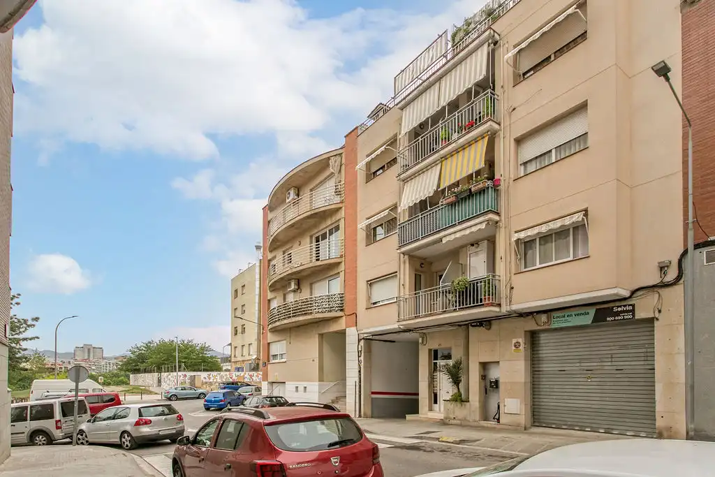 Local comercial en  C/ Bergueda - Foto 2