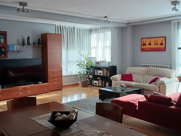 Dúplex en Urb. urbanización Jardín de los Reyes - Parque Real - Foto 1