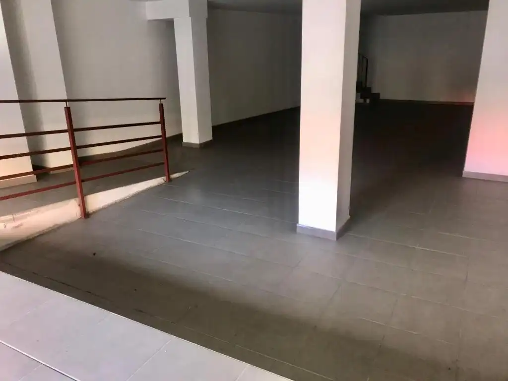 Local comercial en  C/ Don Pelayo - Foto 3