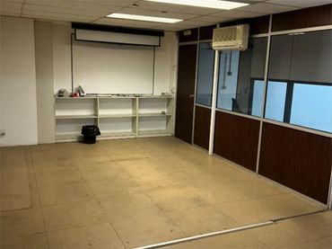 Local comercial en  Carrer de Marià Aguiló 2 - Foto 4