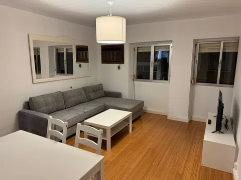 Piso en calle Tarfia, 37