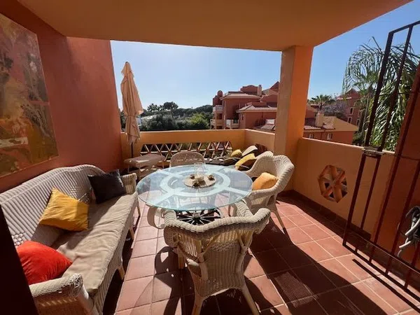 Piso en avenida Benajarafe, 7