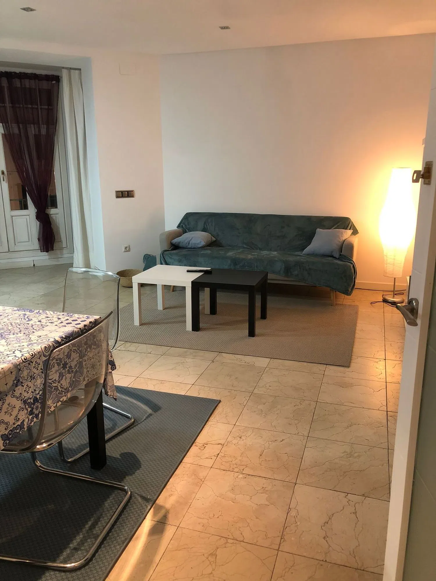 Piso en calle de Guzmán el Bueno, 45 - Foto 4