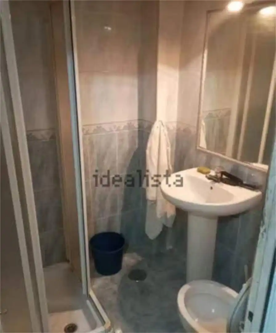 Casa adosada en Muy cerca del hospital - Foto 3