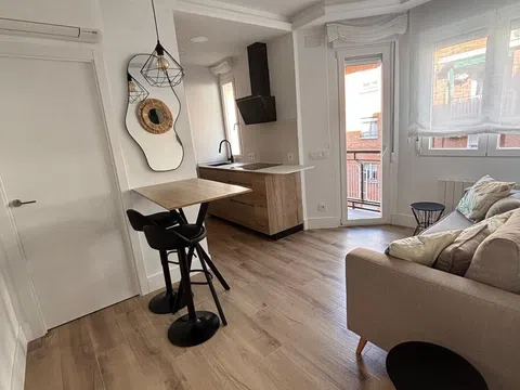 Piso en calle de Juan Bautista de Toledo, 28