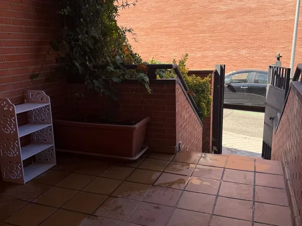 Chalet adosado en Calle Valle de Cardos, Valdezarza - Foto 2