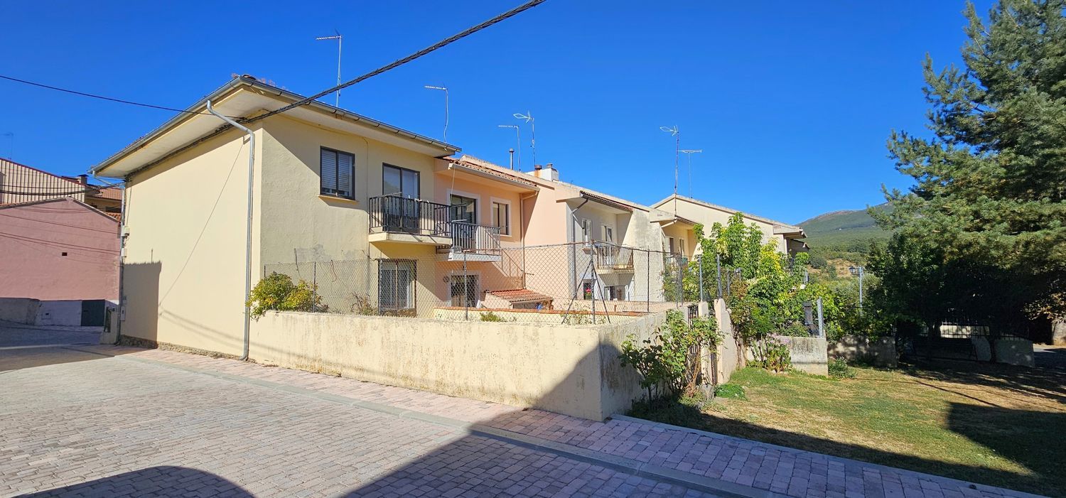Chalet pareado en Riaza - Foto 3