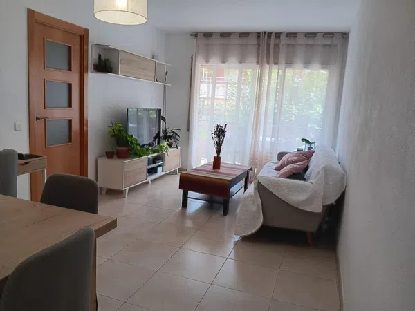 Piso en calle Aiguamolls, 111111 - Foto 2