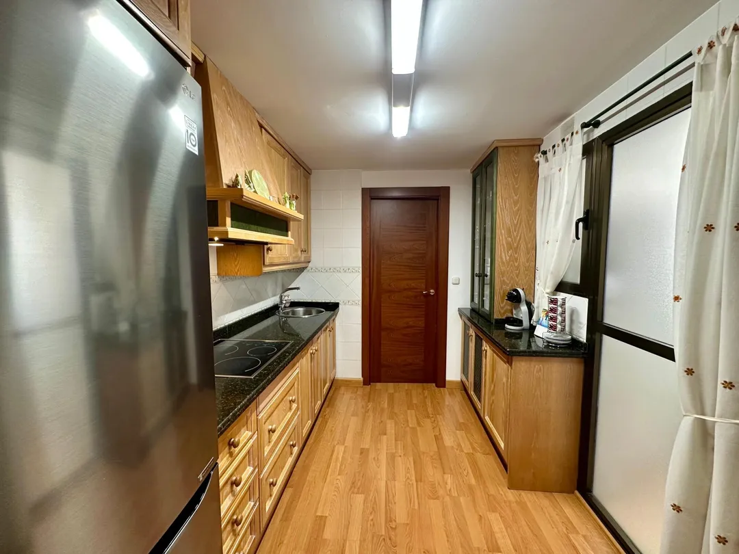 Piso en  Calle Torre de Peralada 3 - Foto 5