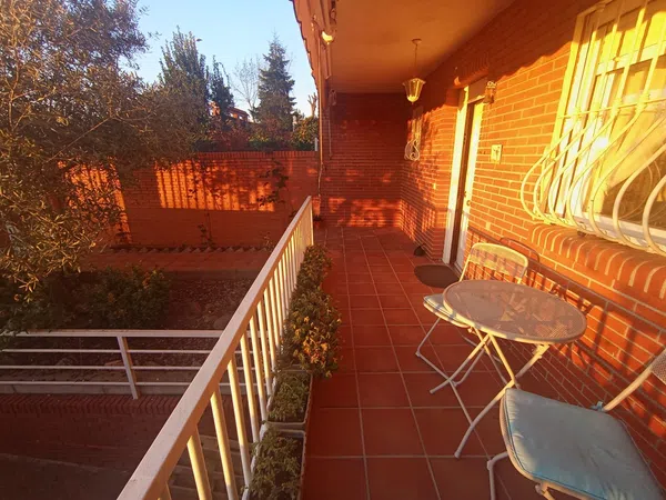 Chalet adosado en calle de los Arces, 64 - Foto 2