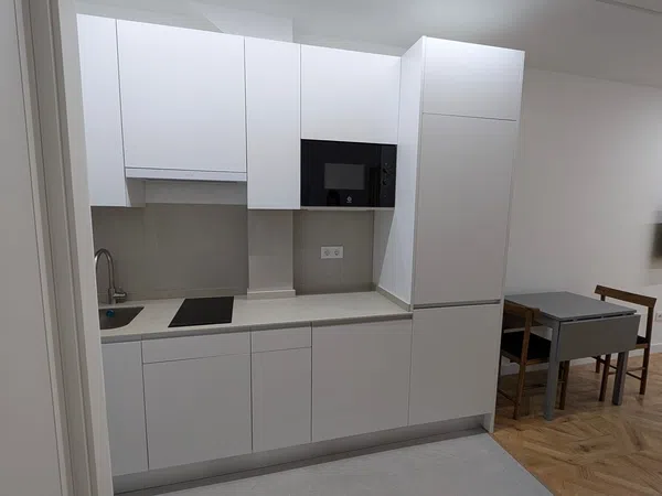 Estudio en calle de Lucio del Valle, 8