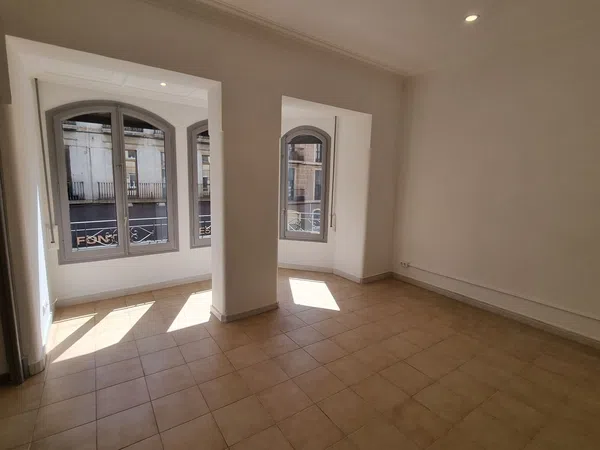 Piso en Centre - Passeig i Rodalies - Foto 1