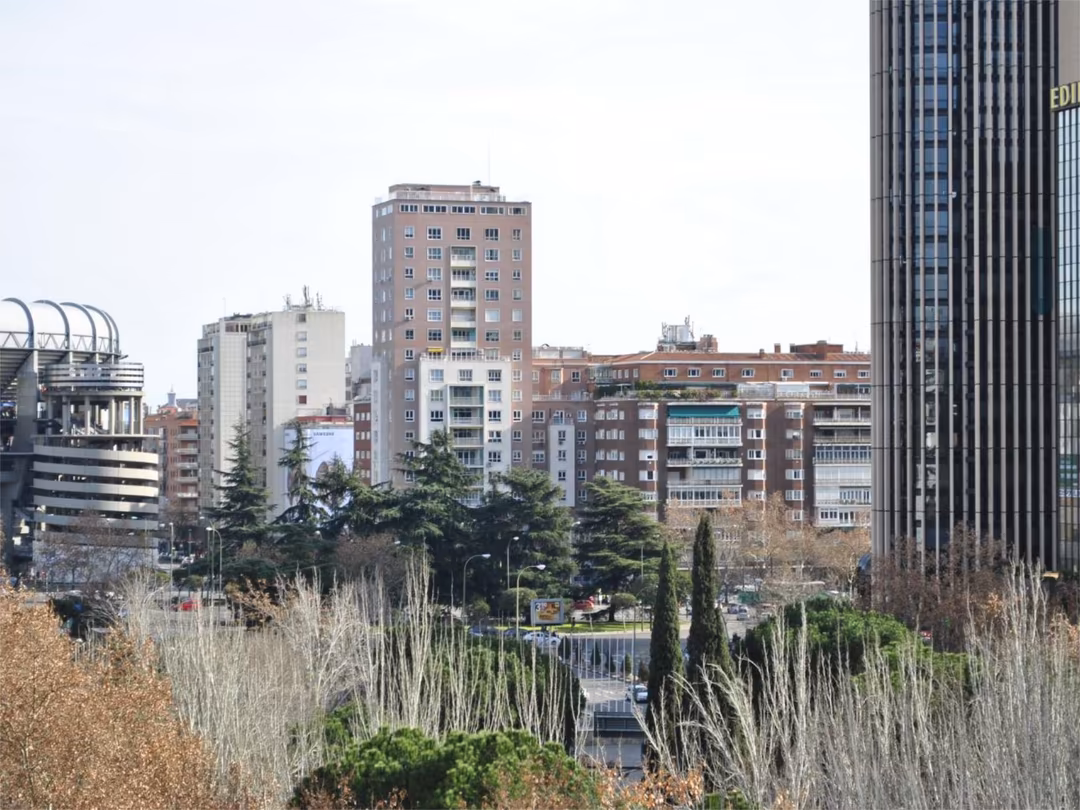 Piso en  Avenida del General Perón 25 - Foto 14