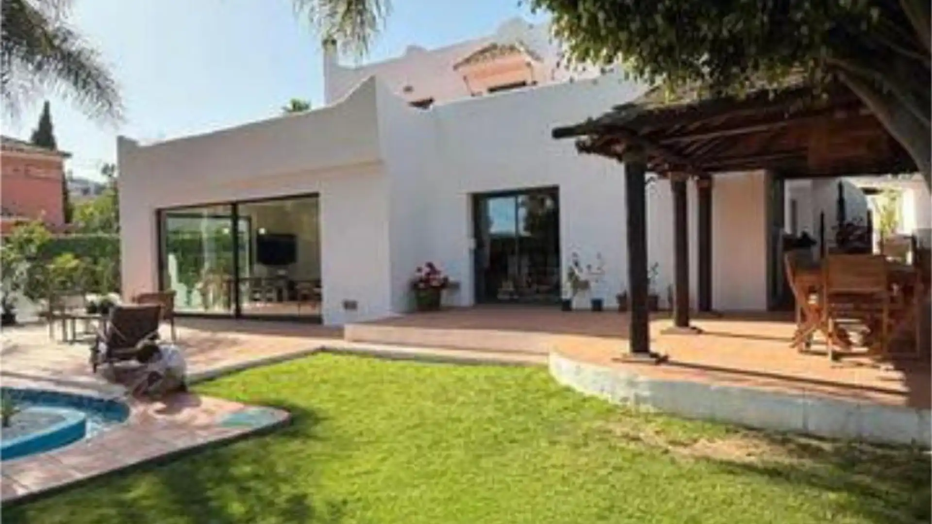 Casa adosada en Nagüeles - Foto 9