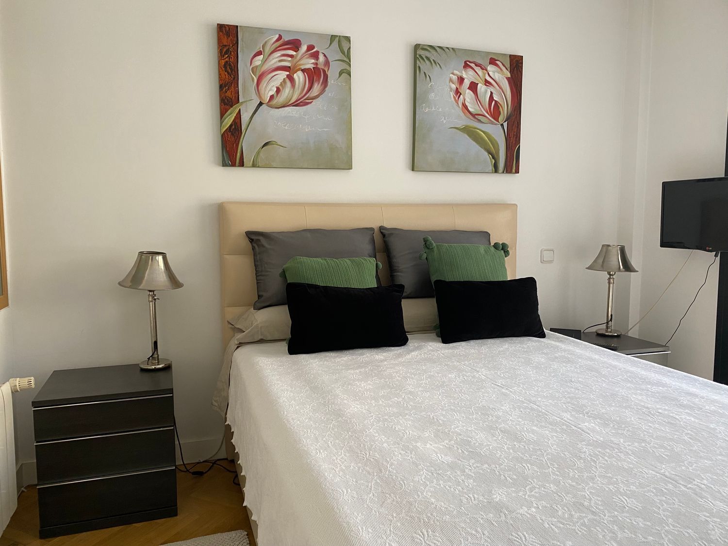 Estudio en calle de Calvo Sotelo, 6 - Foto 1