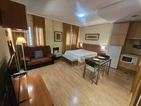 Estudio en calle Don Juan I, 12