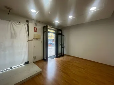 Local comercial en Mollet del Vallès - Foto 1
