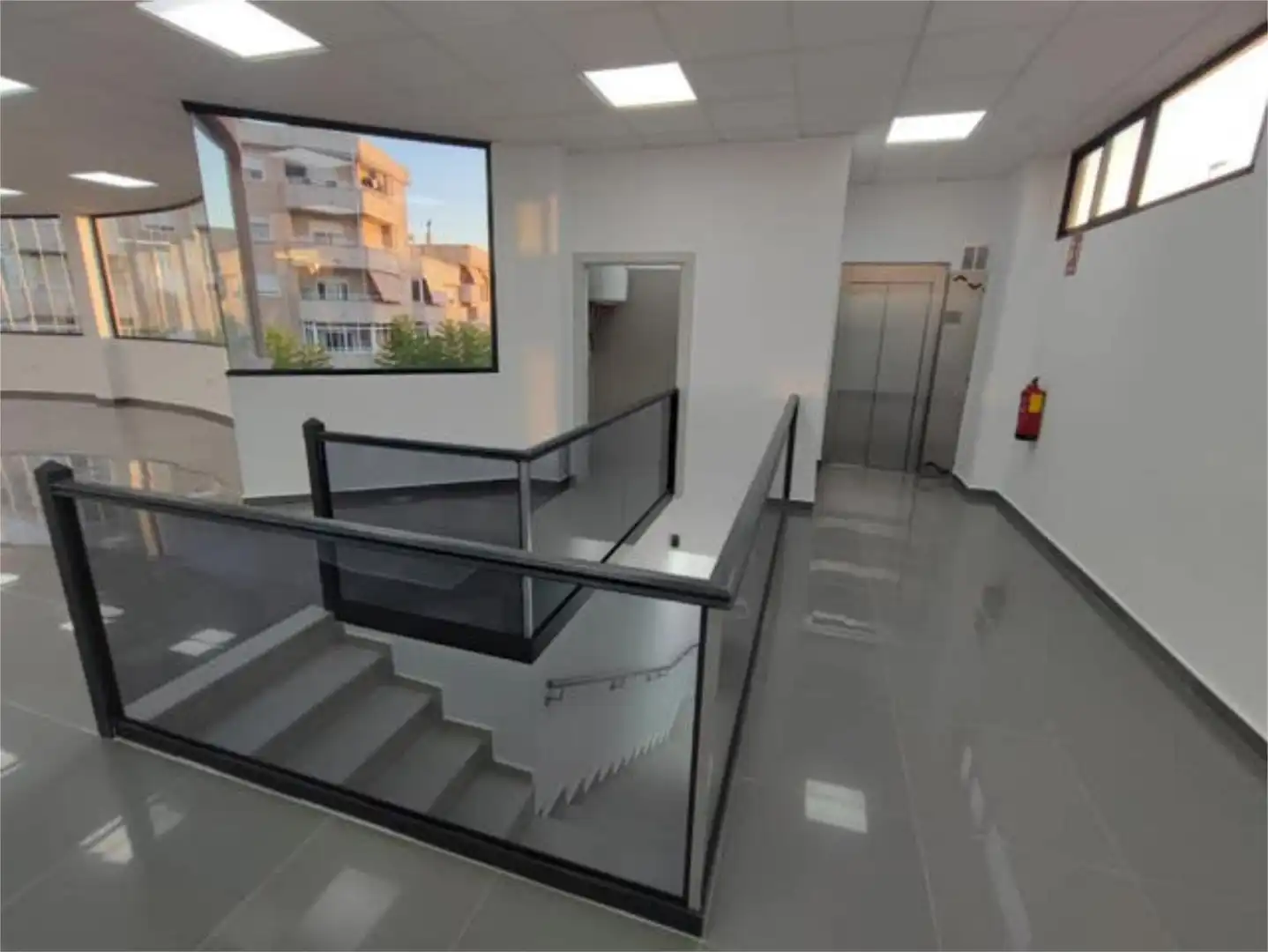 Local comercial en avenida germanias el campello - Foto 7