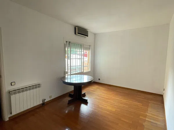 Piso en calle d'Alcolea, 87