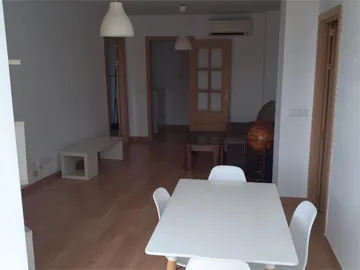 Piso en  Calle Santa Eduvigis 30
