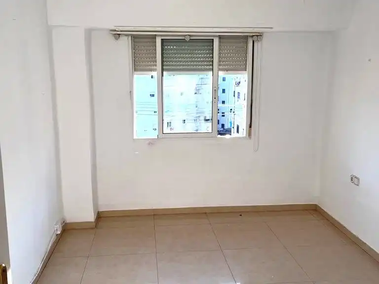 Piso en  Avinguda de Pérez Galdós 103 - Foto 3