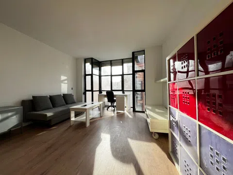 Estudio en calle Chisperos, 33