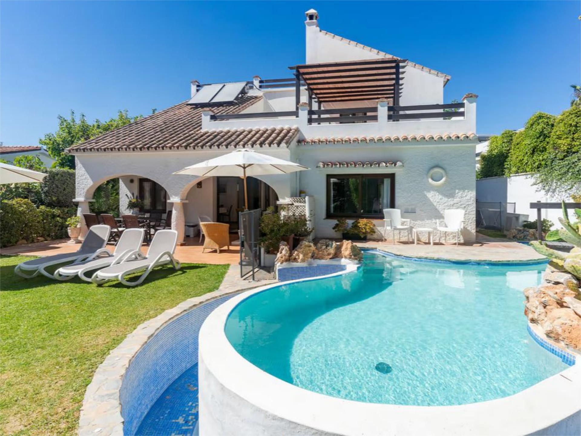 Chalet en  Avenida Carmen Sevilla 11 - Foto 1