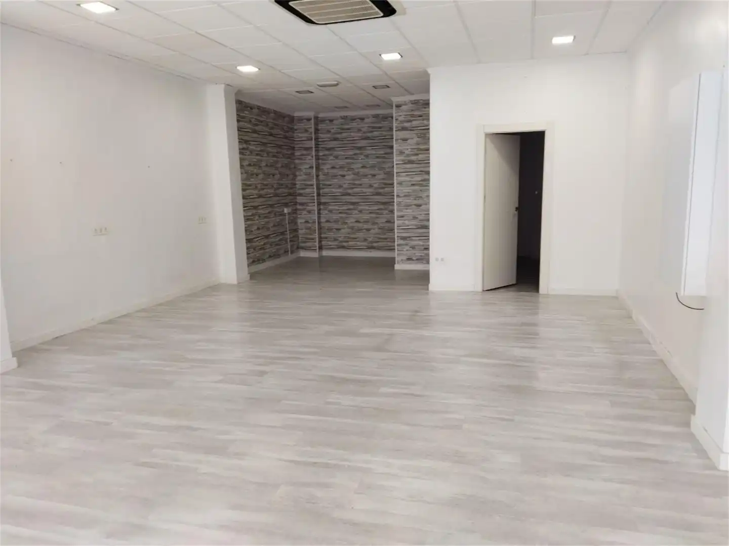 Planta baja en  Calle Sagrada Familia 14 - Foto 9