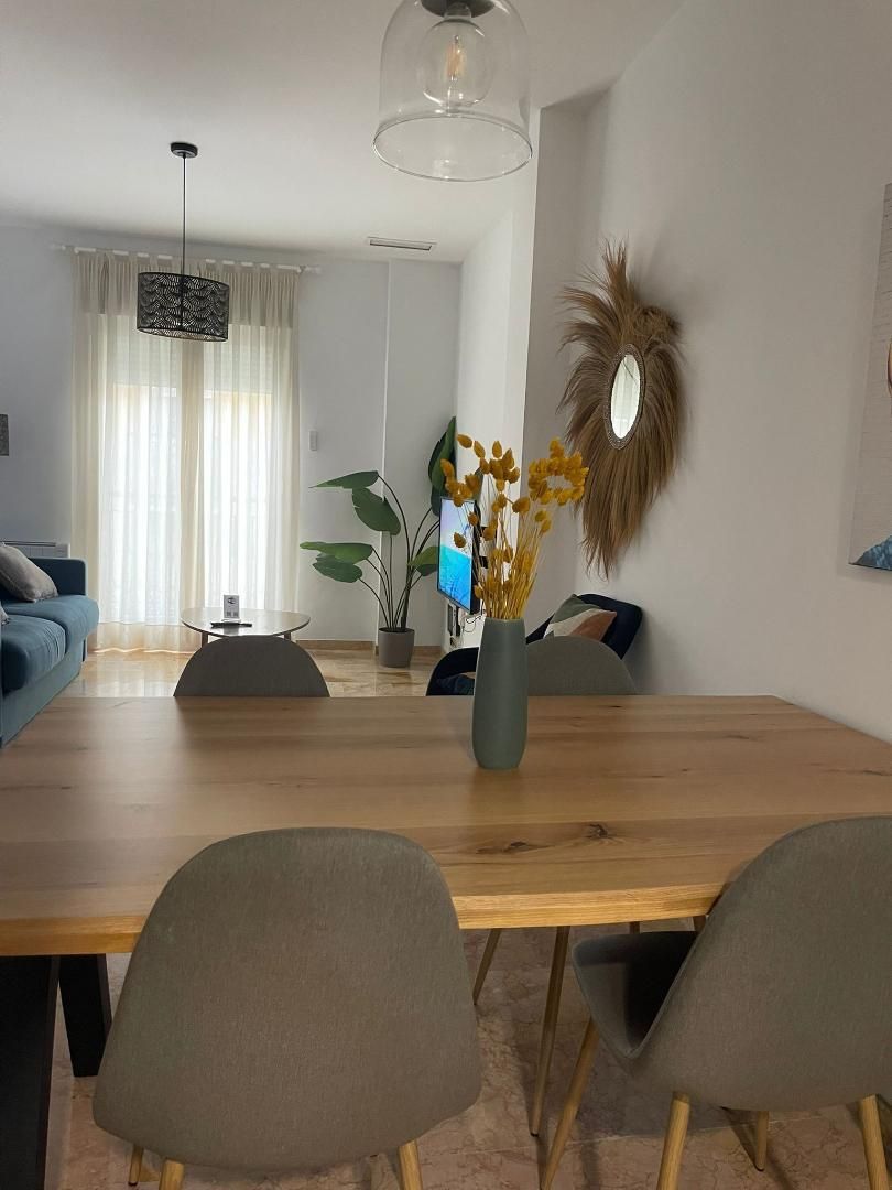 Apartamento en calle Calle Condes de Crespo Rascón 1 - Foto 6