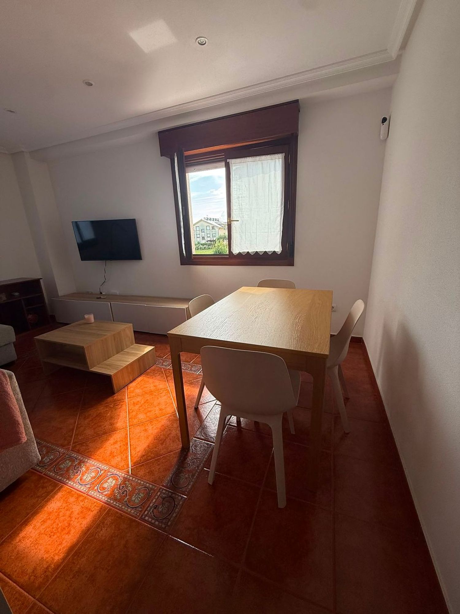 Piso en Avenida de Hermanos Perez Casariego, 3 - Foto 2