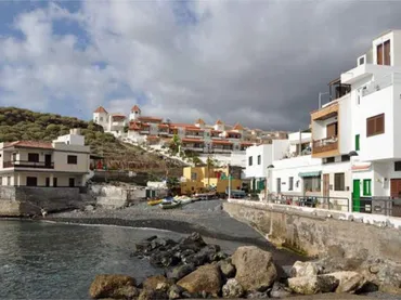 Chalet en LA CALETA - Foto 1