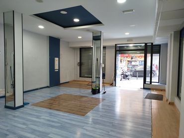 Local comercial en  Calle Alfambra 4 - Foto 2