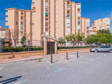 Piso en La Perla de Andalucía - Foto 1