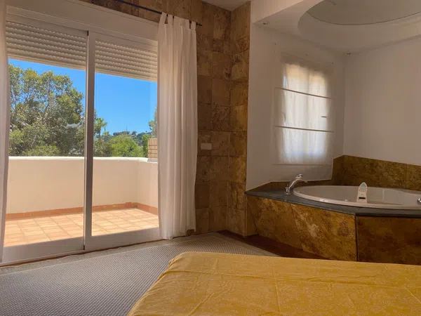 Chalet adosado en Avenida del Prado, 3 Sn, Aloha - Foto 10