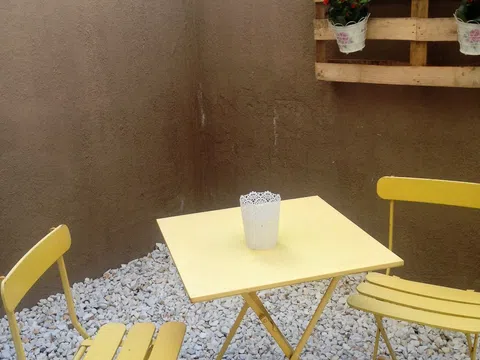 Piso en calle de Menorca, 23