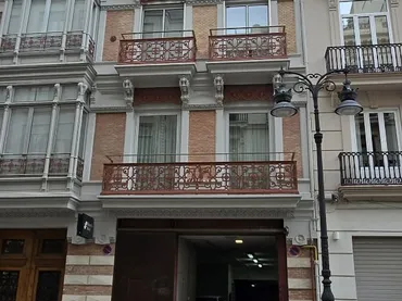 Piso en  Carrer de Roger de Llòria 7 - Foto 14