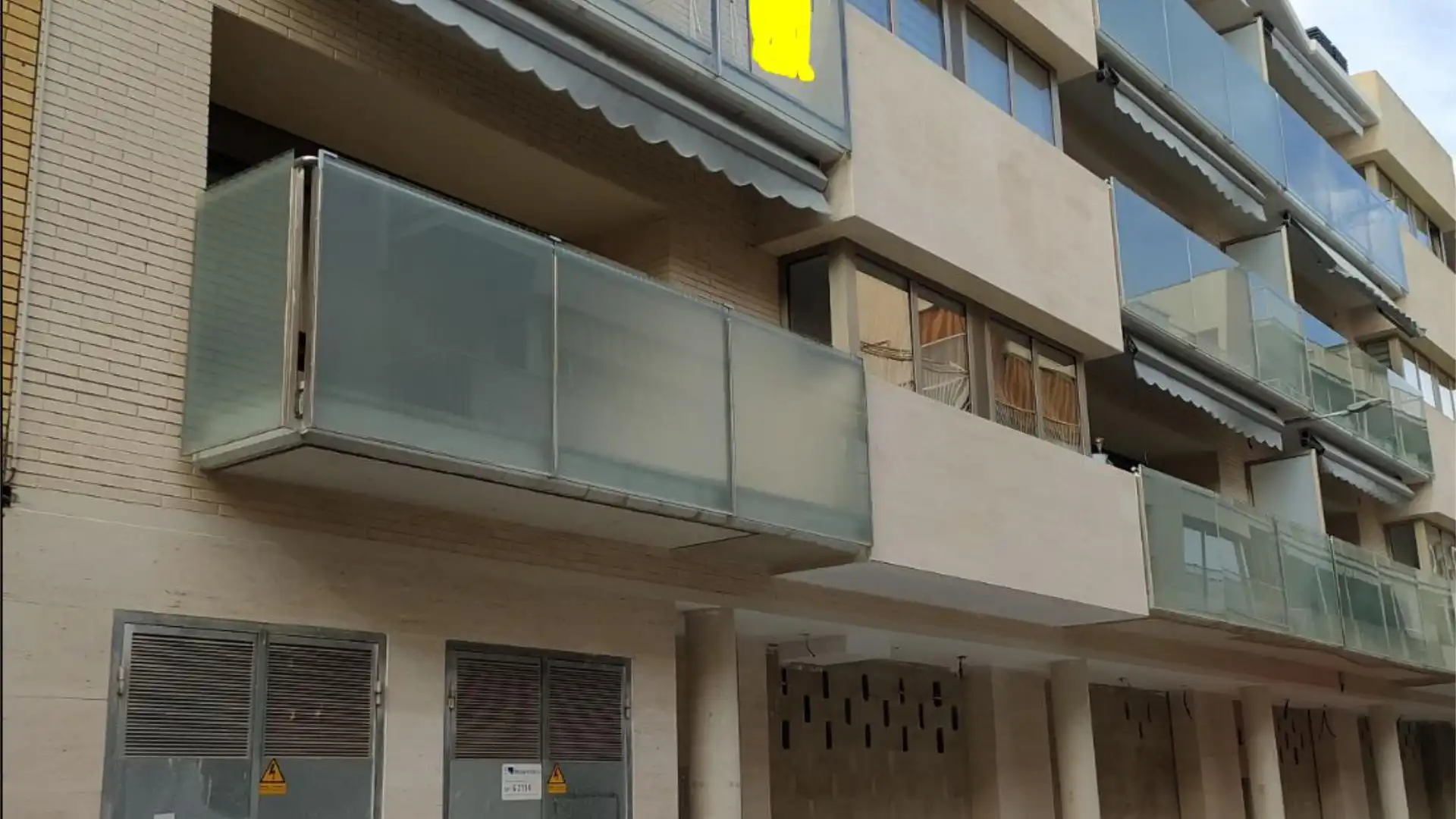 Local comercial en  Carrer del Bisbe Robuster 18 - Foto 1