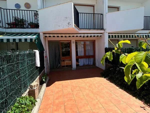 Chalet adosado en Urbanizacion Lore-Eder, 41 - Foto 1